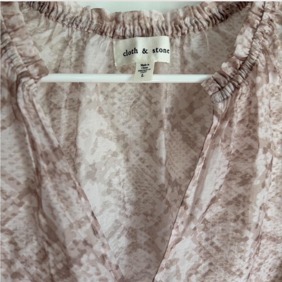 Cloth & Stone Pink Snake Print Sleeveless Blouse - Picture 3 of 3